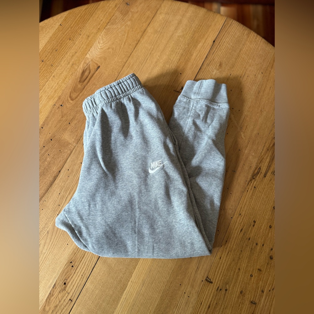Nike men’s M gray sweatpants